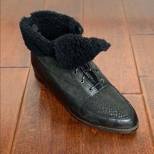 TERRA AUSTRALIA Black Ankle Winter Boots w/ Trim